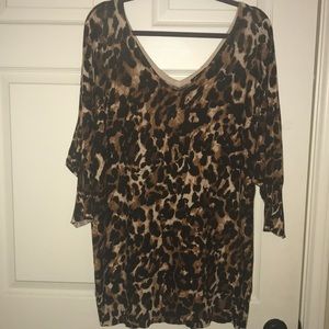 V-neck leopard 3/4 sleeve blouse